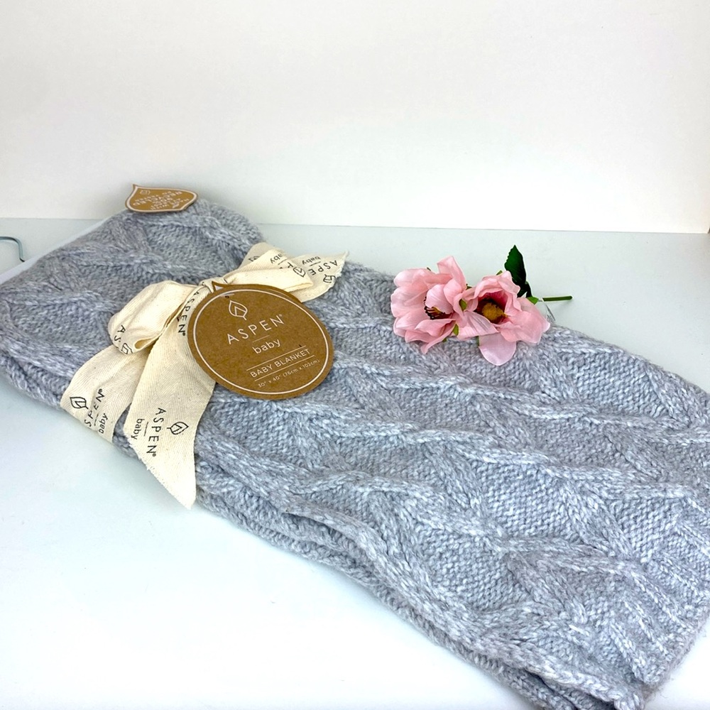 Aspen Baby Blanket 30”x40” NWT grey - great gift